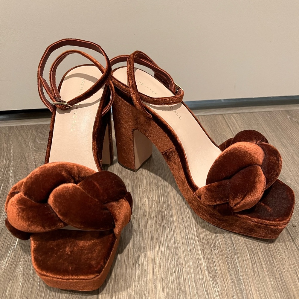 Velvet platforms